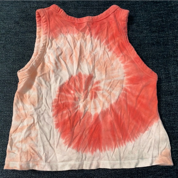 Cropped Muscle Shirt - Picture 2 of 2